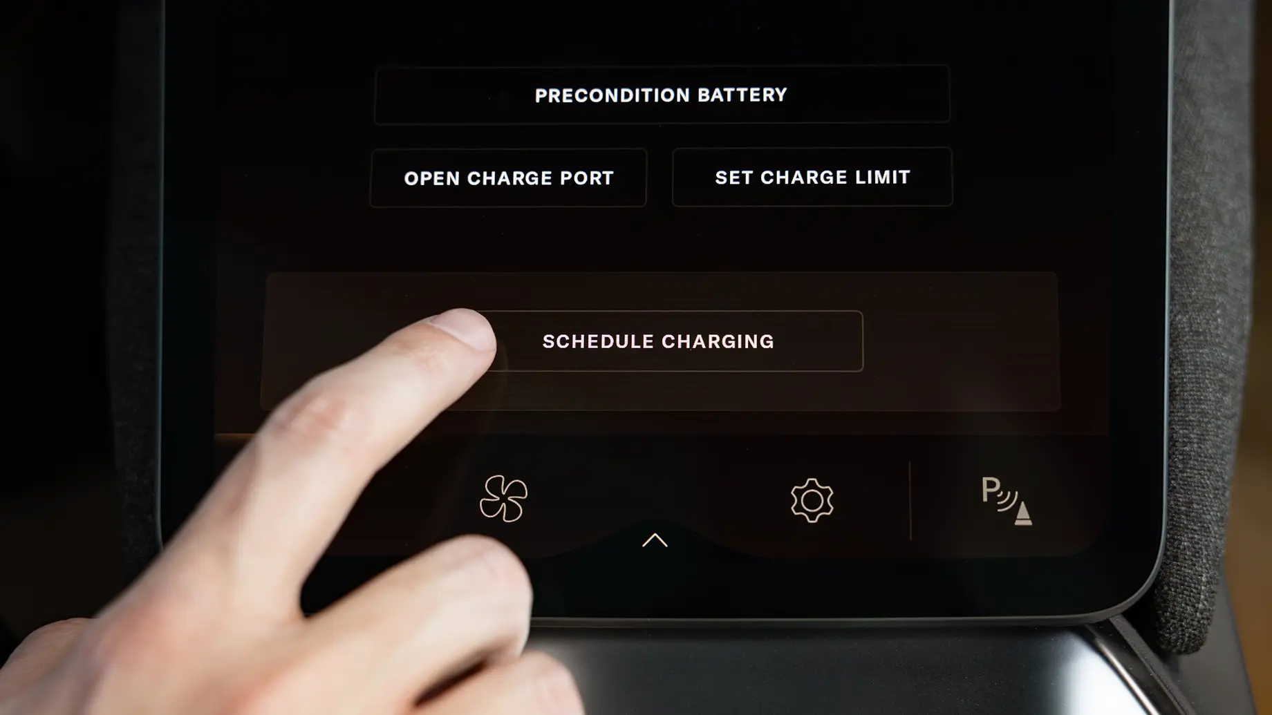 Lucid screen with schedule charging button showing
